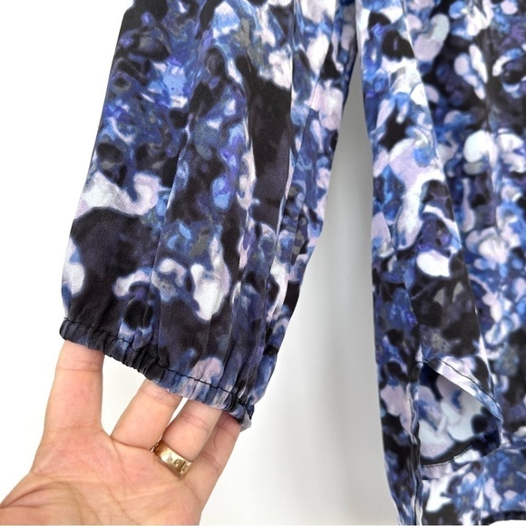 Max Studio flowy top with v-neckline & 3/4 length  raglan sleeves, in ๐ฏ silk - Picture 6 of 10